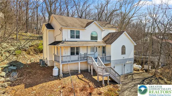 $375,000 | 226 Regent Street, Bushkill, PA 18324