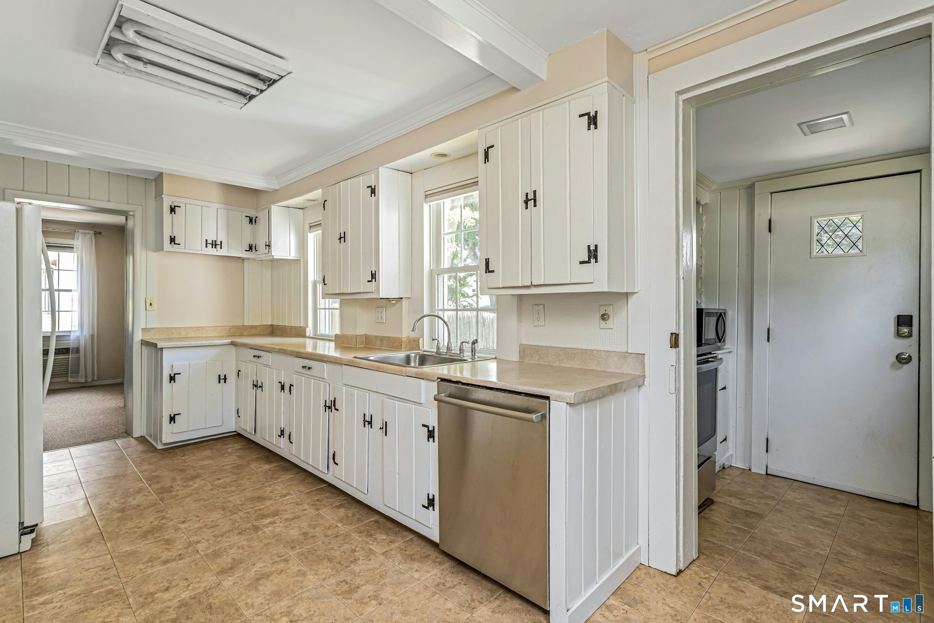 30 Nolan St Extension Norwalk, CT 06850 - Photo 7 of 29