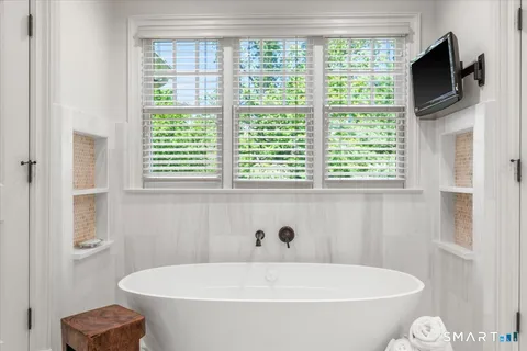 $5,195,000 | 25 Adams Lane, New Canaan, CT 06840