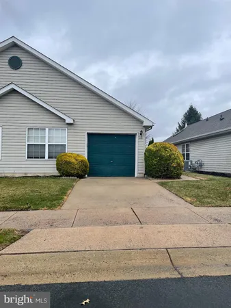 $2,450 | 28 Palmer Square, Beverly, NJ 08010