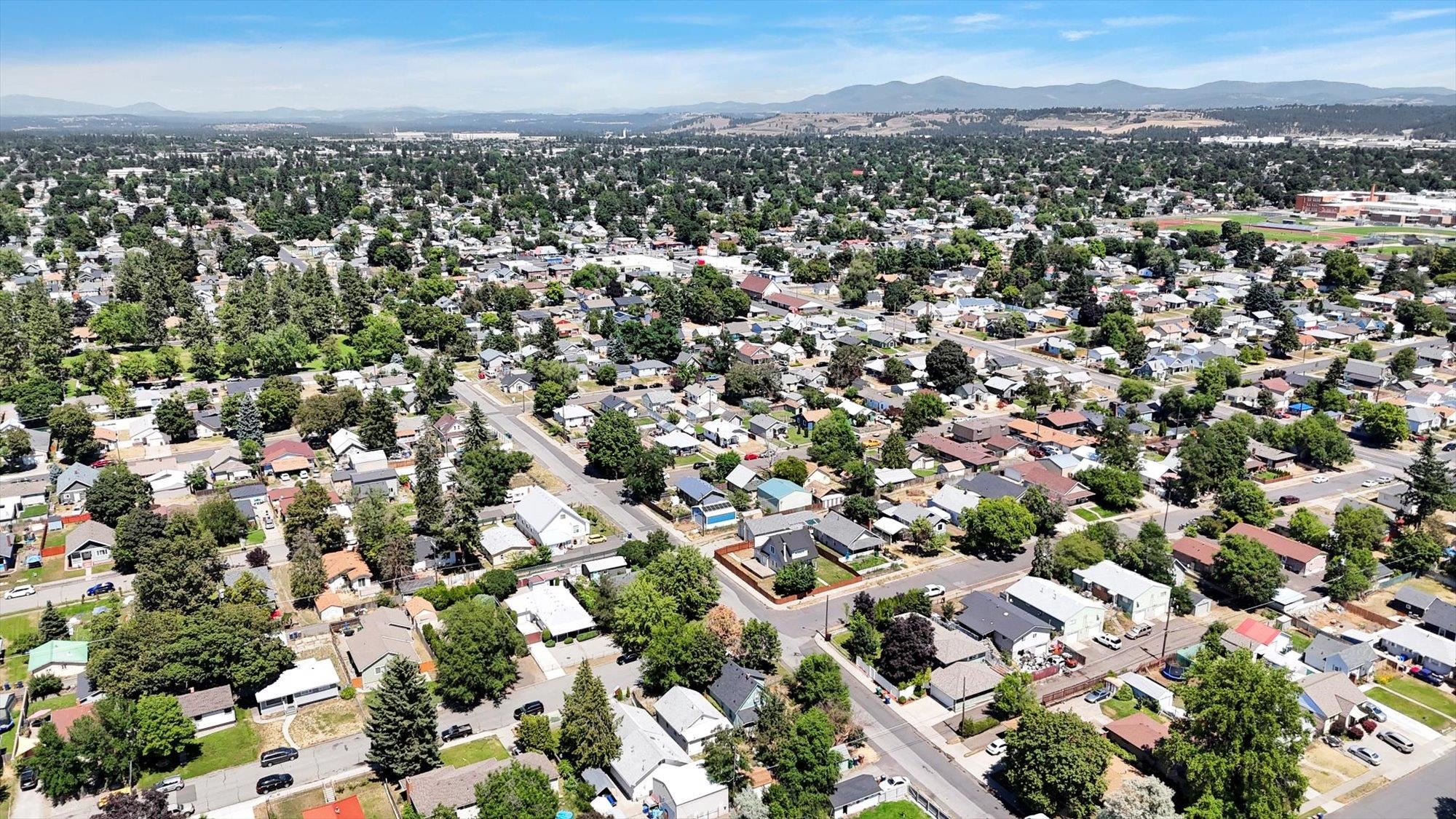 726 East Rockwell Avenue Spokane, WA 99207 - Photo 21 of 41