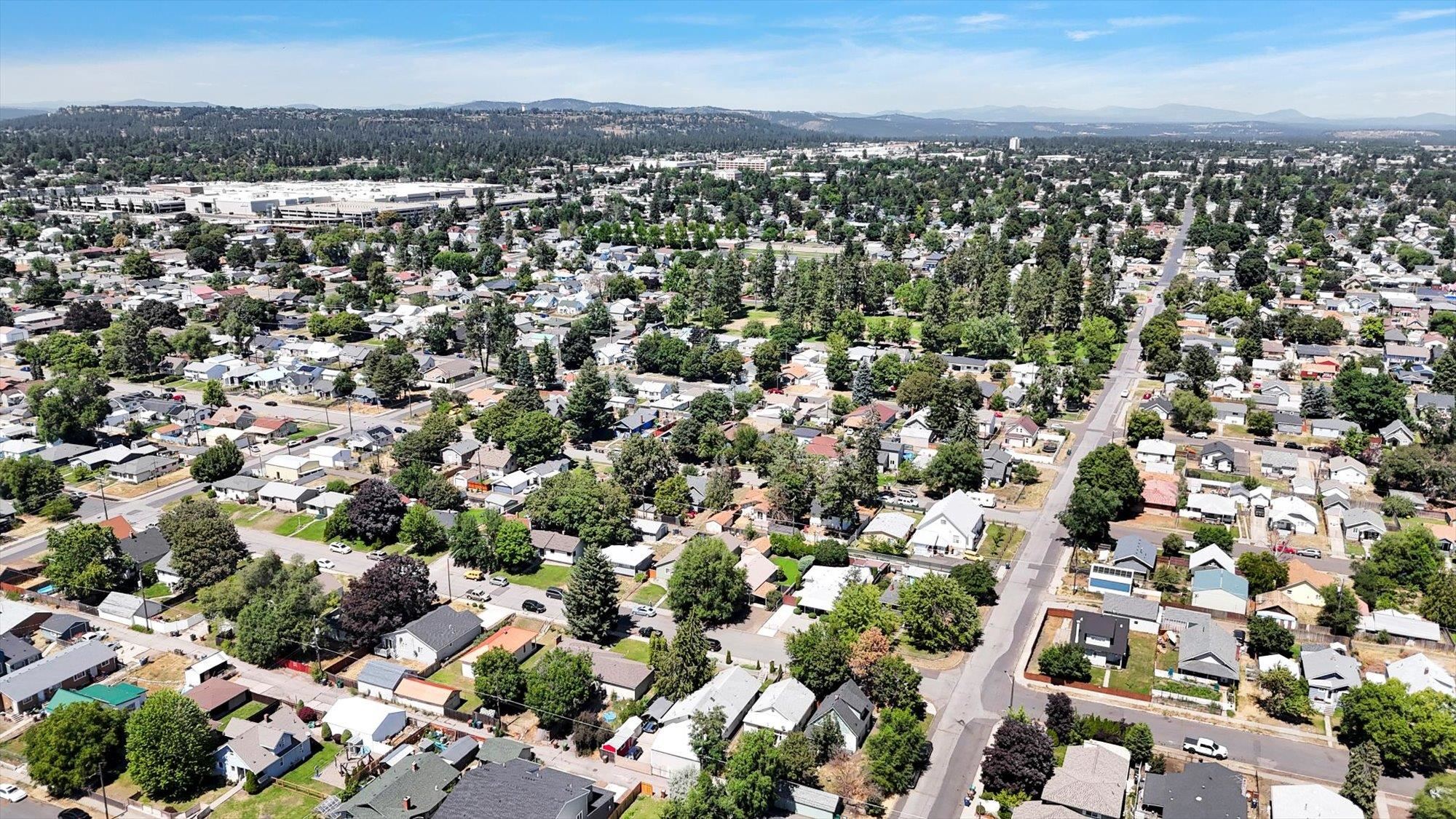 726 East Rockwell Avenue Spokane, WA 99207 - Photo 33 of 41