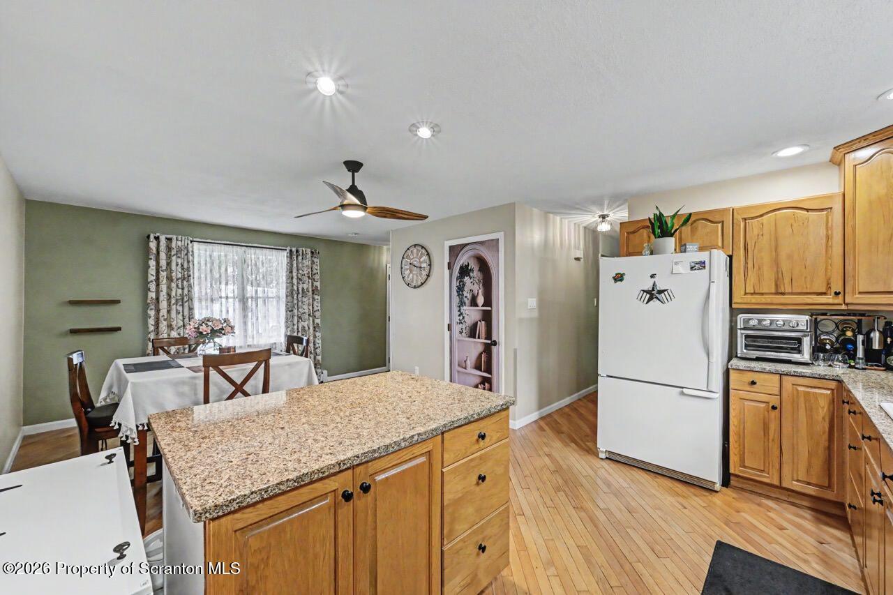 50 Log Road Lake Ariel, PA 18436 - Photo 21 of 47 Kitchen