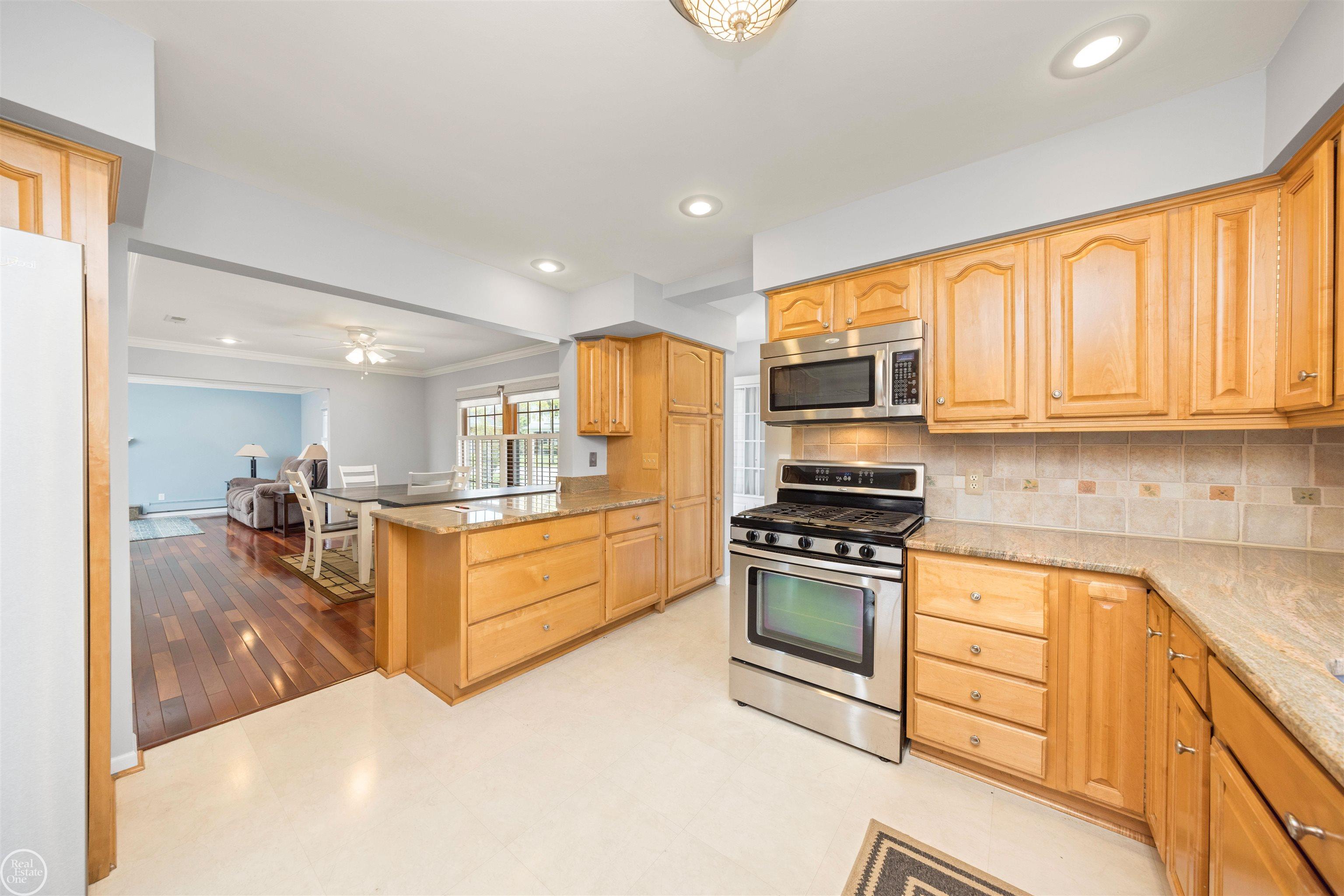 4132 Amherst Road Royal Oak, MI 48073 - Photo 22 of 49 50143663-88579339-24f1-4571-bd95-1ae804e30828.JPG