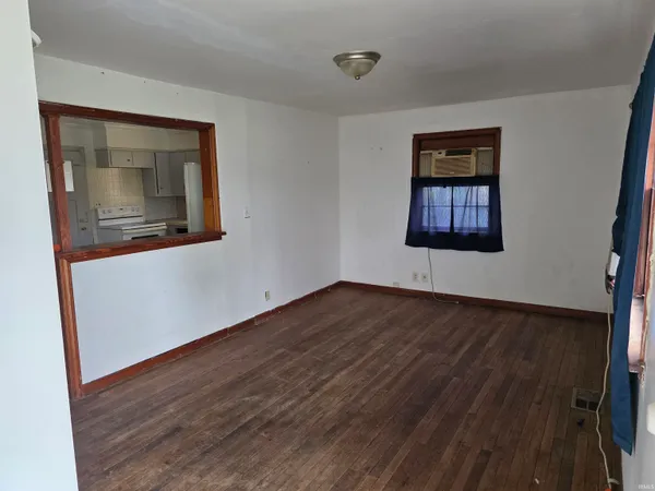 $55,000 | 121 West 9th Street, Mount Vernon, IN 47620