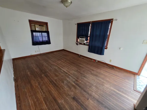 $55,000 | 121 West 9th Street, Mount Vernon, IN 47620