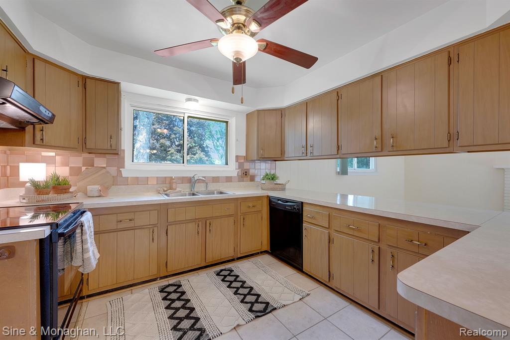 1901 Kemp Road Bloomfield Hills, MI 48302 - Photo 10 of 35