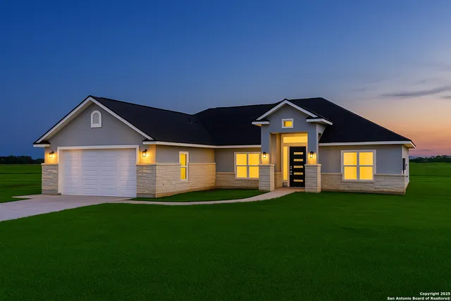 $419,999 | 105 Merion Lane, La Vernia, TX 78121