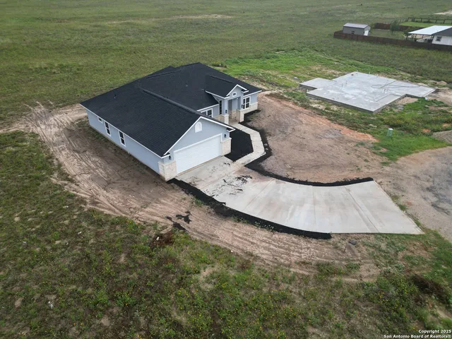 $419,999 | 105 Merion Lane, La Vernia, TX 78121