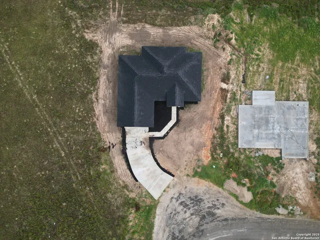 $419,999 | 105 Merion Lane, La Vernia, TX 78121