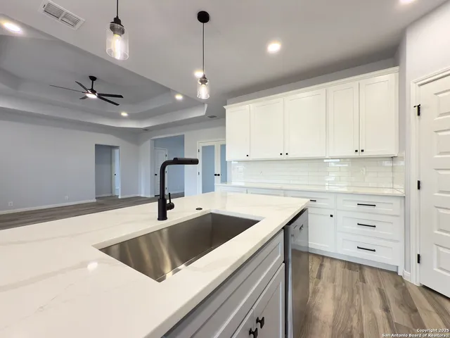 $419,999 | 105 Merion Lane, La Vernia, TX 78121