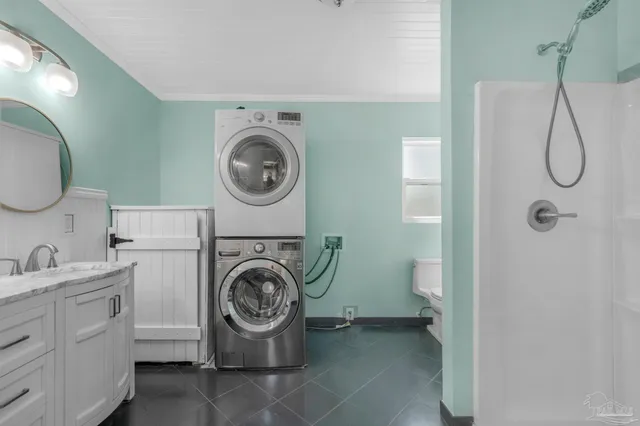 $1,950 | 303 Southeast Gilliland Road, Pensacola, FL 32507