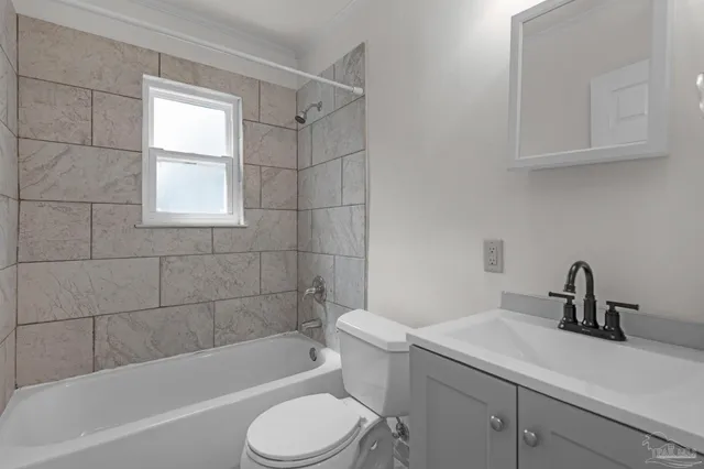 $1,950 | 303 Southeast Gilliland Road, Pensacola, FL 32507