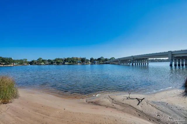 $1,950 | 303 Southeast Gilliland Road, Pensacola, FL 32507