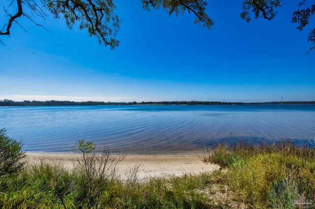 $1,950 | 303 Southeast Gilliland Road, Pensacola, FL 32507