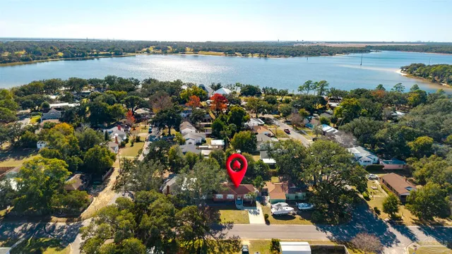 $1,950 | 303 Southeast Gilliland Road, Pensacola, FL 32507