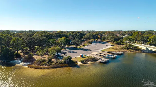 $1,950 | 303 Southeast Gilliland Road, Pensacola, FL 32507