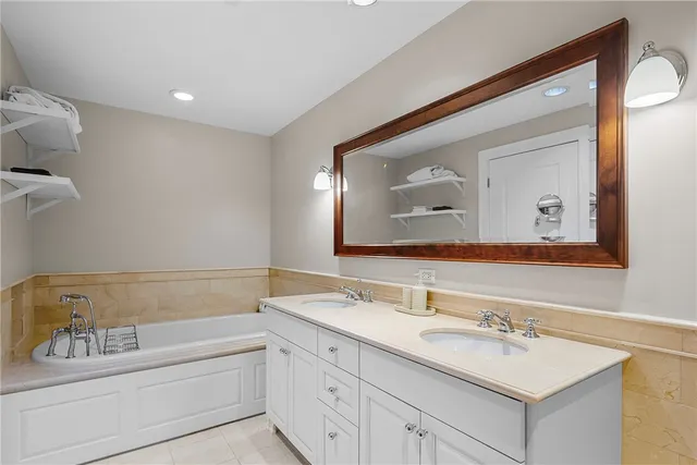 $786,000 | 1 Tower Drive, Unit 1106, Portsmouth, RI 02871