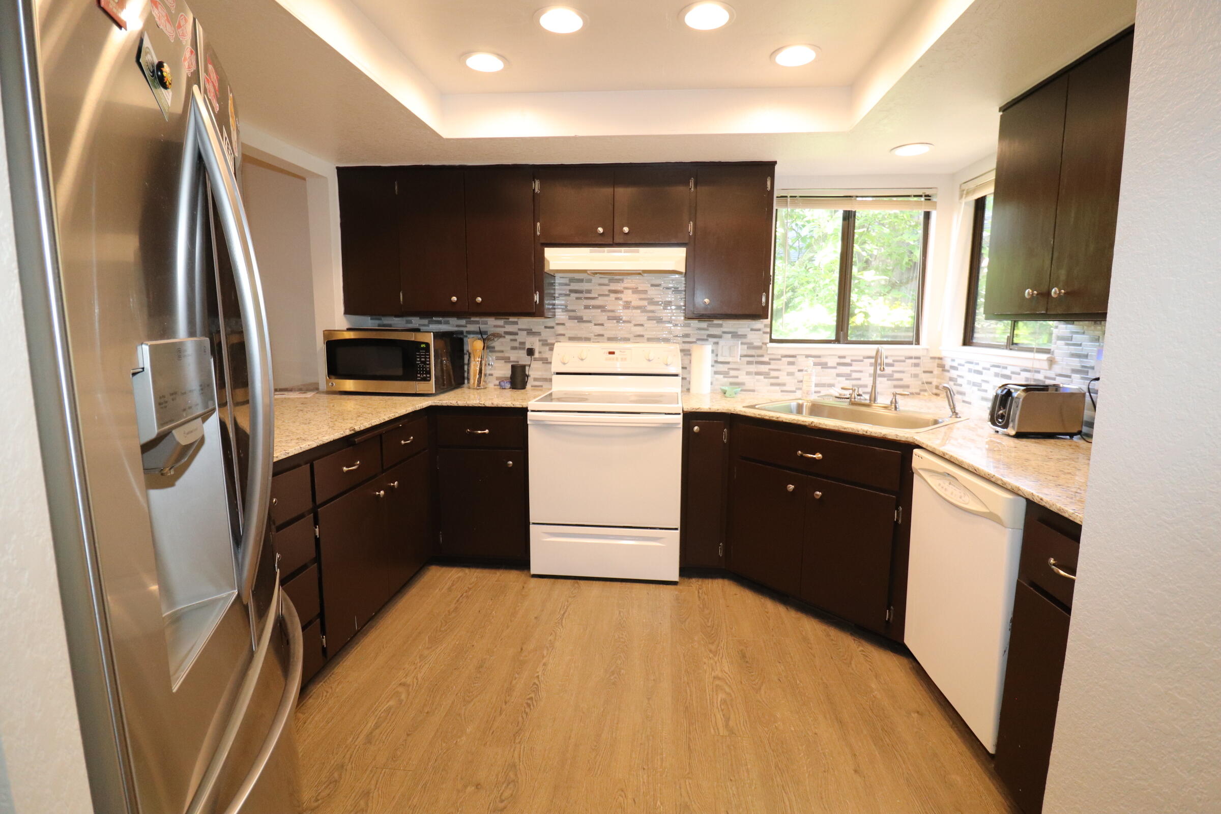 2923 Aldersgate Road Medford, OR 97504 - Photo 11 of 35 IMG_1653