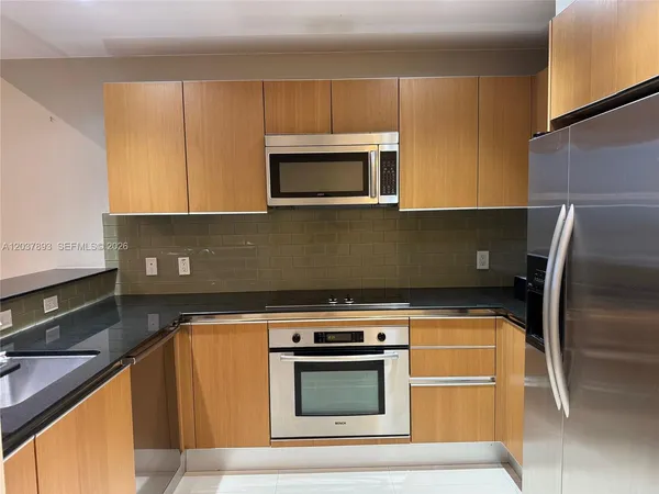 $3,100 | 1060 Brickell Avenue, Unit 4115, Miami, FL 33131