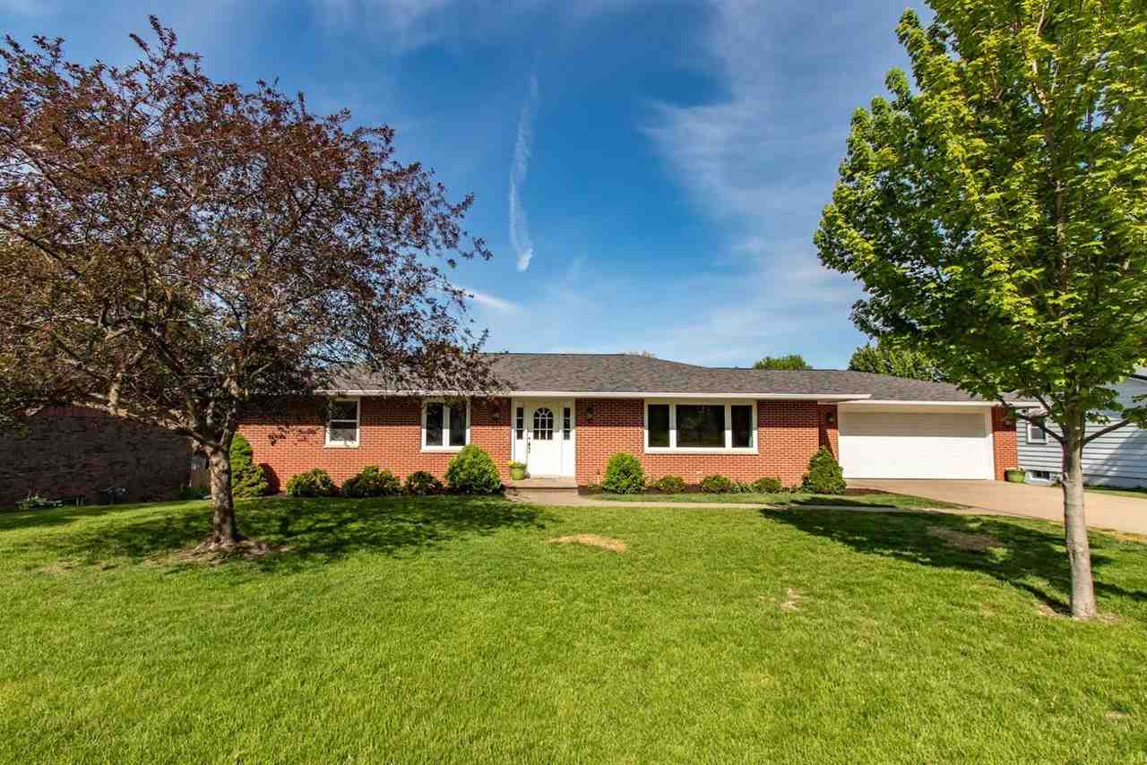 833 3rd Place Kalona, IA 52247 - Photo 1 of 30 Gallery Image 1