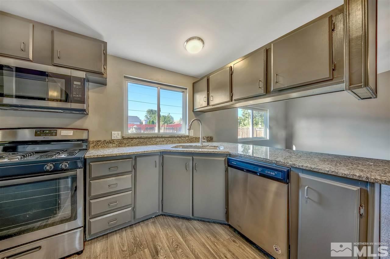 17275 Waxwing Street Reno, NV 89508 - Photo 10 of 17 Photo 10