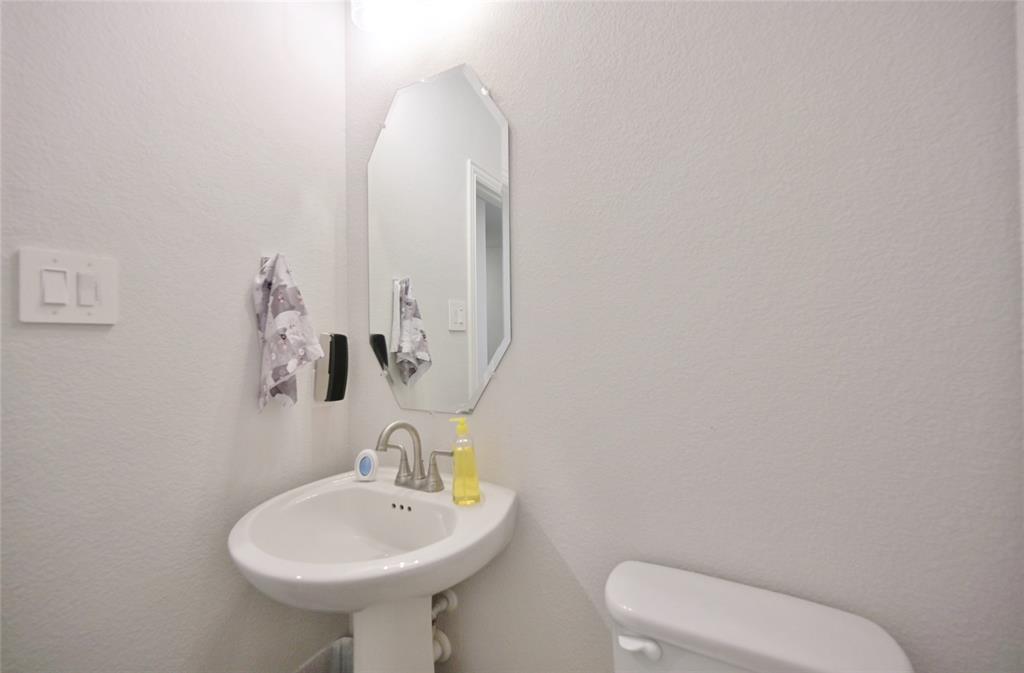 1802 Ranch View Drive Cedar Hill, TX 75104 - Photo 19 of 40 Guest Half Bath