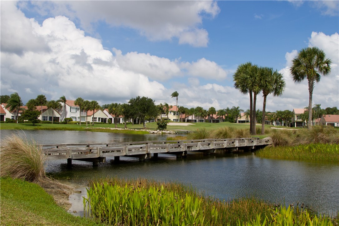 2152 Falls Manor Vero Beach, FL 32967 - Photo 31 of 36