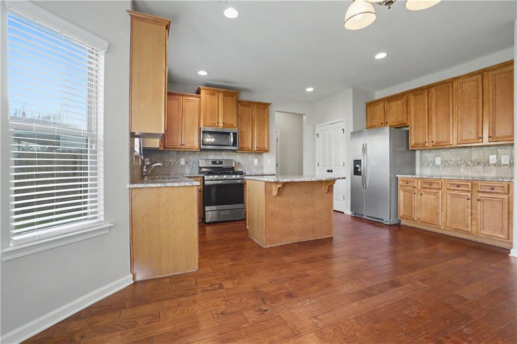 7646 Crawford Court Fairburn, GA 30213 - Photo 13 of 40