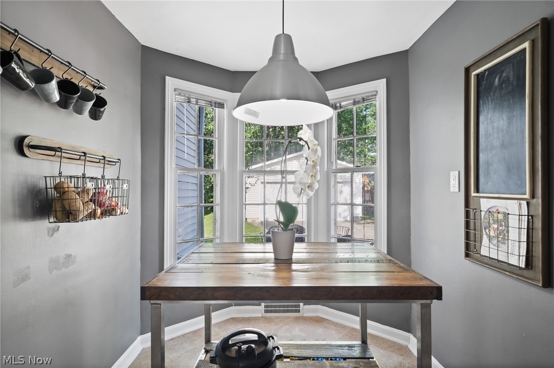 2387 Glendon Road Cleveland, OH 44118 - Photo 14 of 33 Gallery Image 14