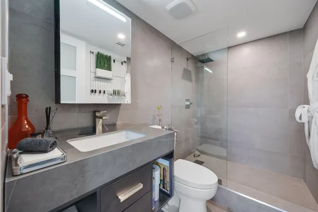 $1,649,000 | 3400 South Ocean Boulevard, Unit PHG, Highland Beach, FL 33487