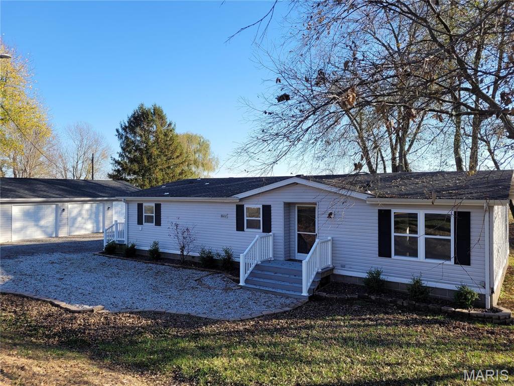 8602 Fruit Road Edwardsville, IL 62025 - Photo 1 of 14