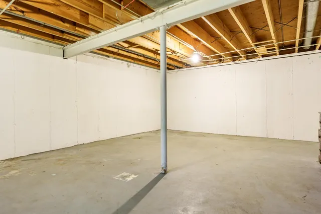 $129,900 | 338 Northway Park Road, Unit 6, Machesney Park, IL 61115