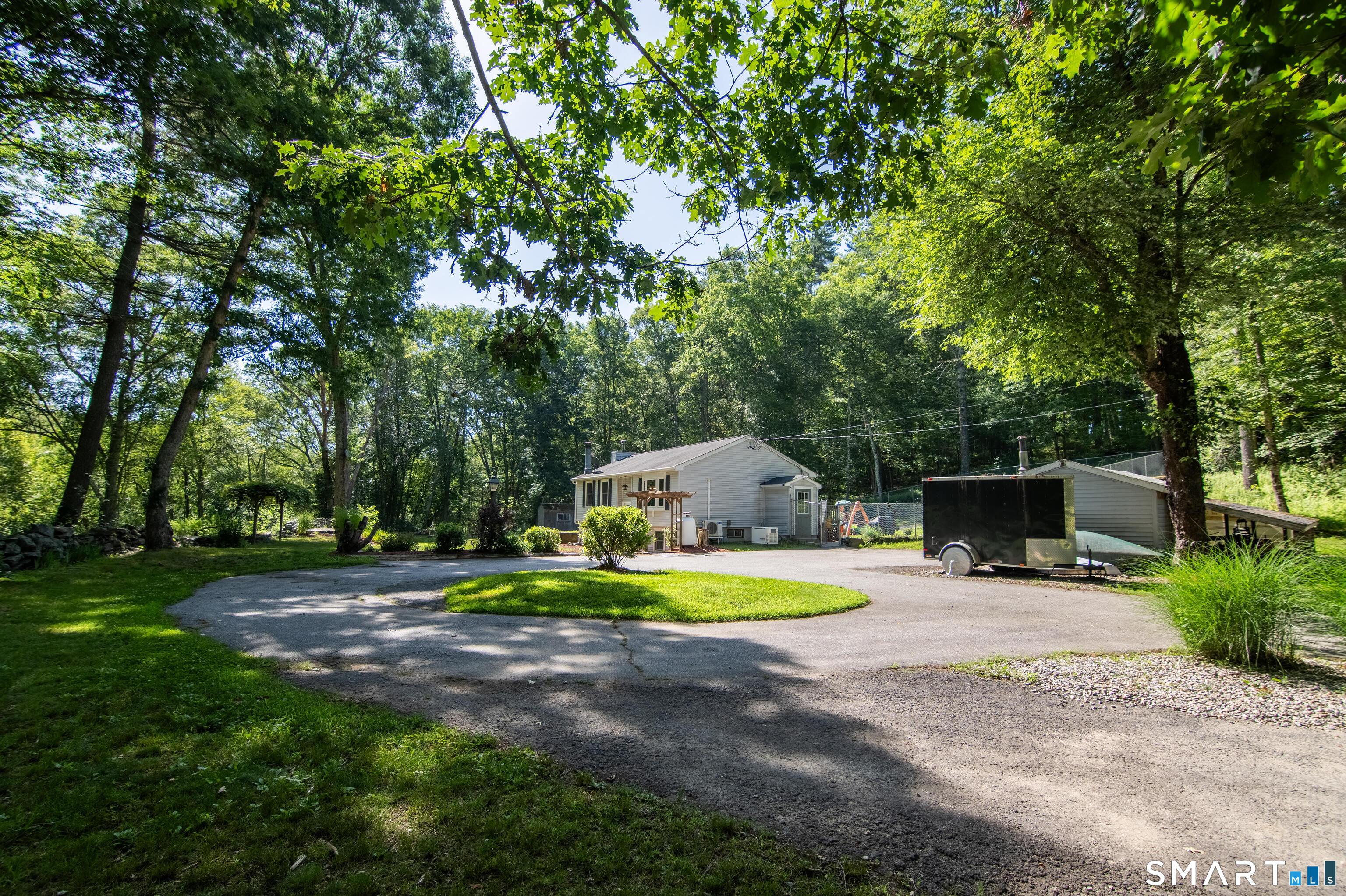 109 Munyan Road Putnam, CT 06260 - Photo 3 of 38