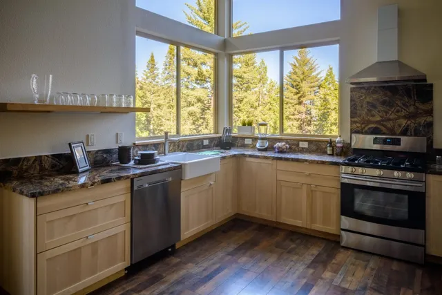 $1,248,000 | 7436 Yosemite Park Way, Yosemite National Park, CA 95389