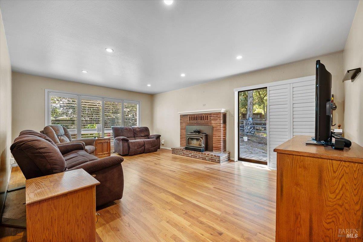 8030 Elphick Road Sebastopol, CA 95472 - Photo 3 of 36
