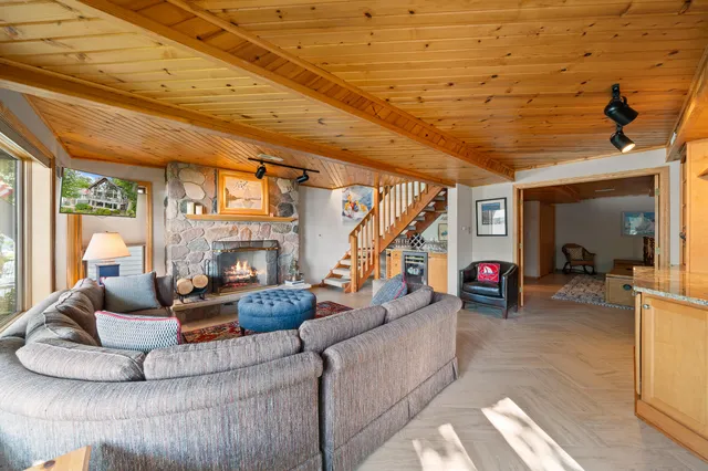 $3,850,000 | 4 Dartmouth Road, Williams Bay, WI 53191