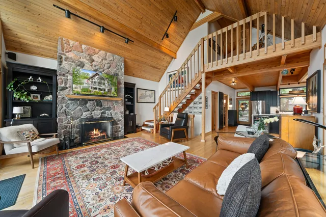 $3,850,000 | 4 Dartmouth Road, Williams Bay, WI 53191