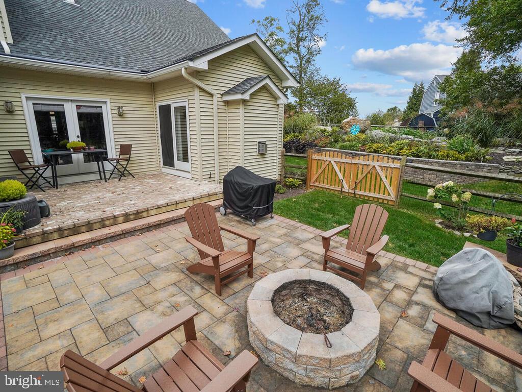 6506 Rimrock Lane New Market, MD 21774 - Photo 31 of 49 Spend evenings around the firepit.