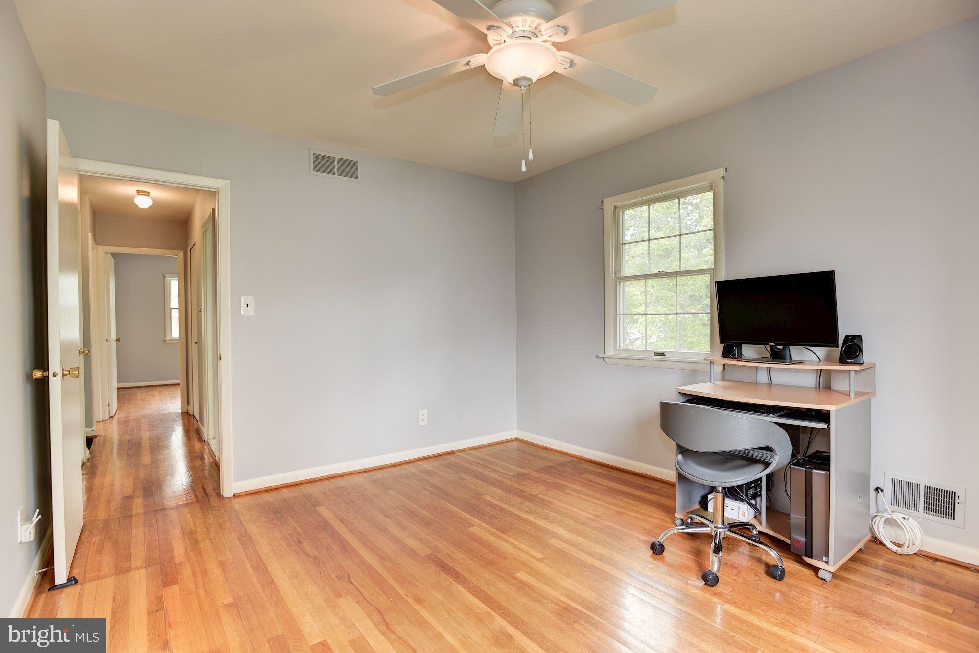 1319 Gatefield Road Baltimore, MD 21228 - Photo 17 of 34 Bedroom