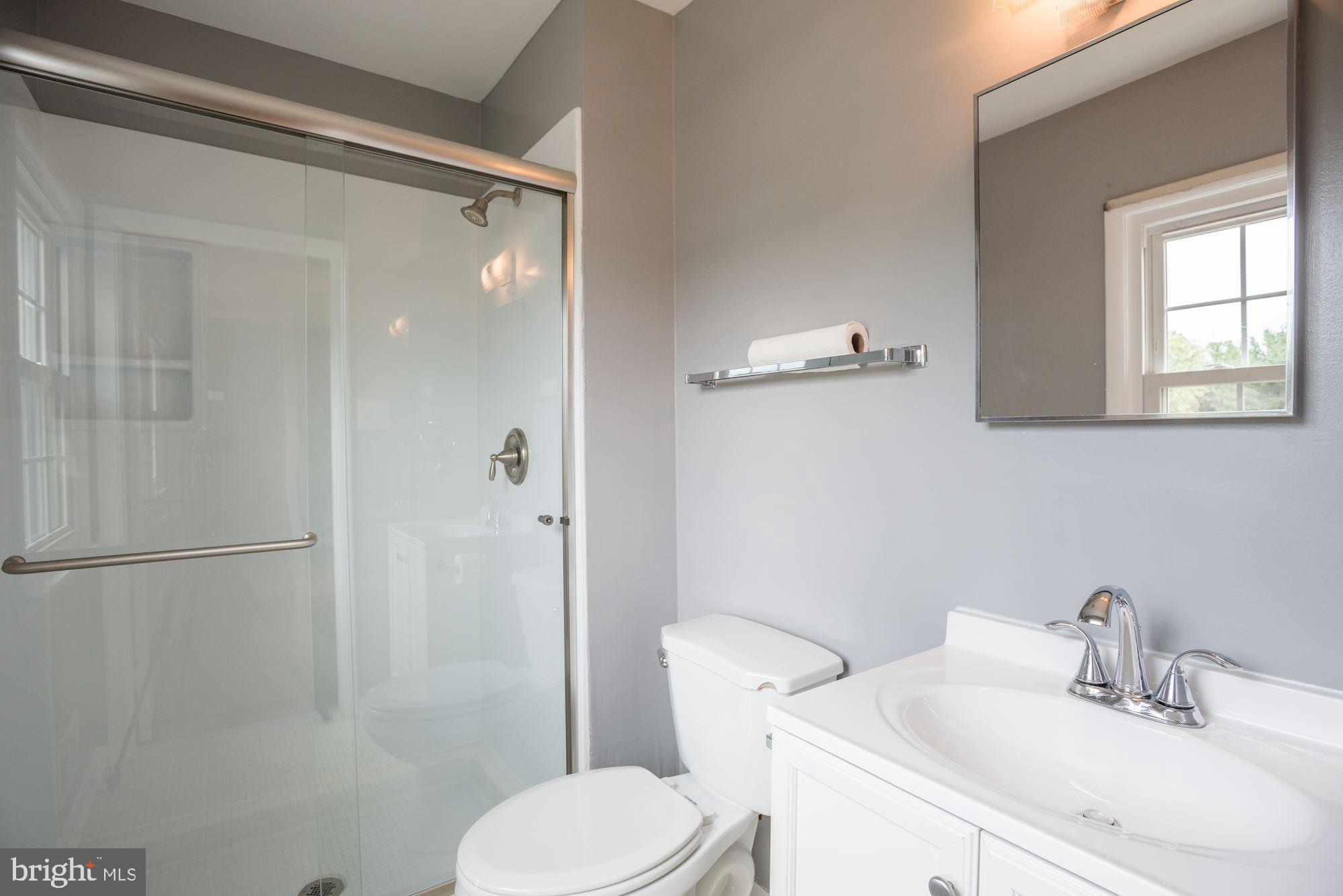 1319 Gatefield Road Baltimore, MD 21228 - Photo 18 of 34 Full Bath