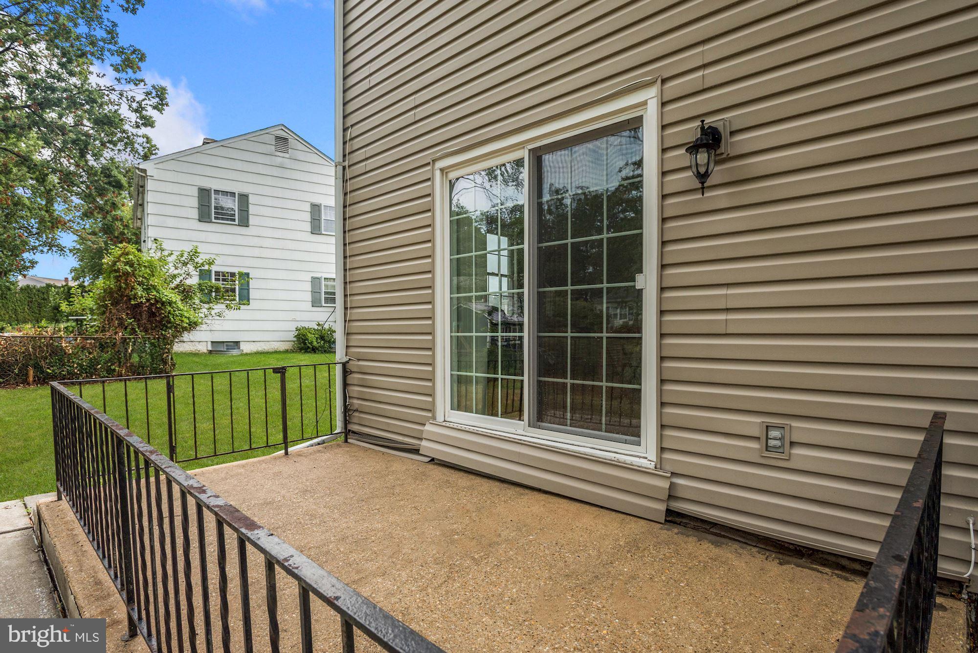 1319 Gatefield Road Baltimore, MD 21228 - Photo 28 of 34 Fenced Patio