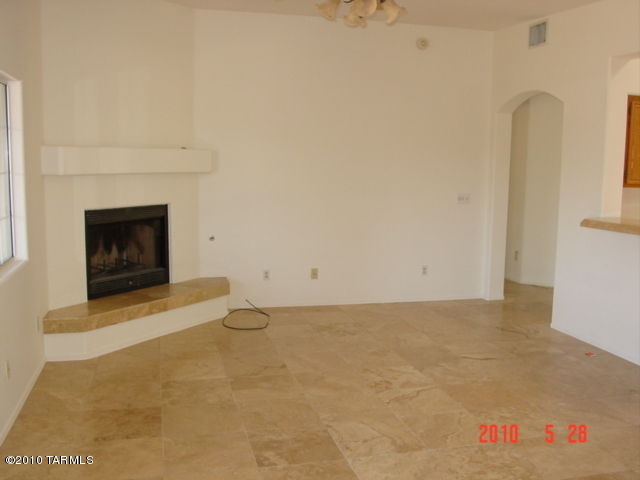 900 West Fox Ridge Lane Tucson, AZ 85737 - Photo 1 of 10 Gallery Image 1