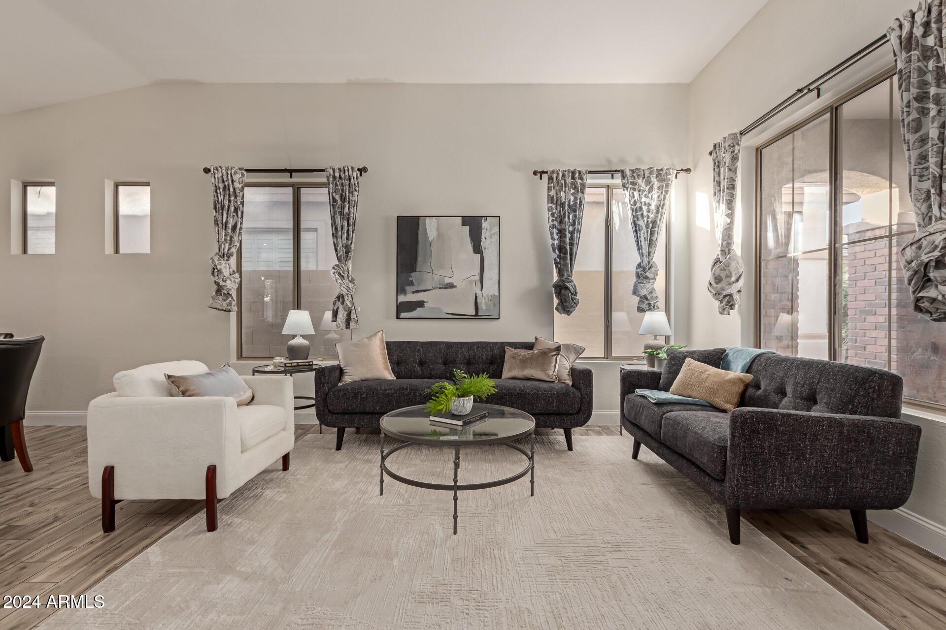 563 East Krista Way Tempe, AZ 85284 - Photo 11 of 50 Front Living