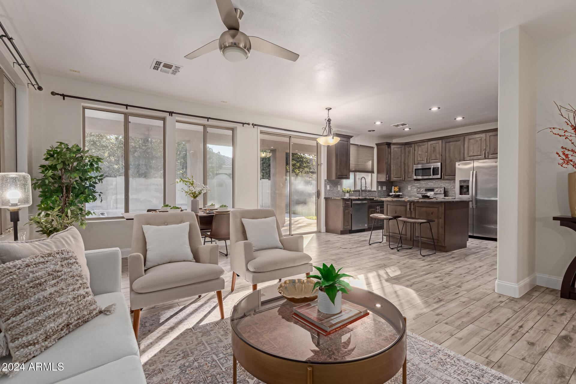 563 East Krista Way Tempe, AZ 85284 - Photo 17 of 50 Great room 4