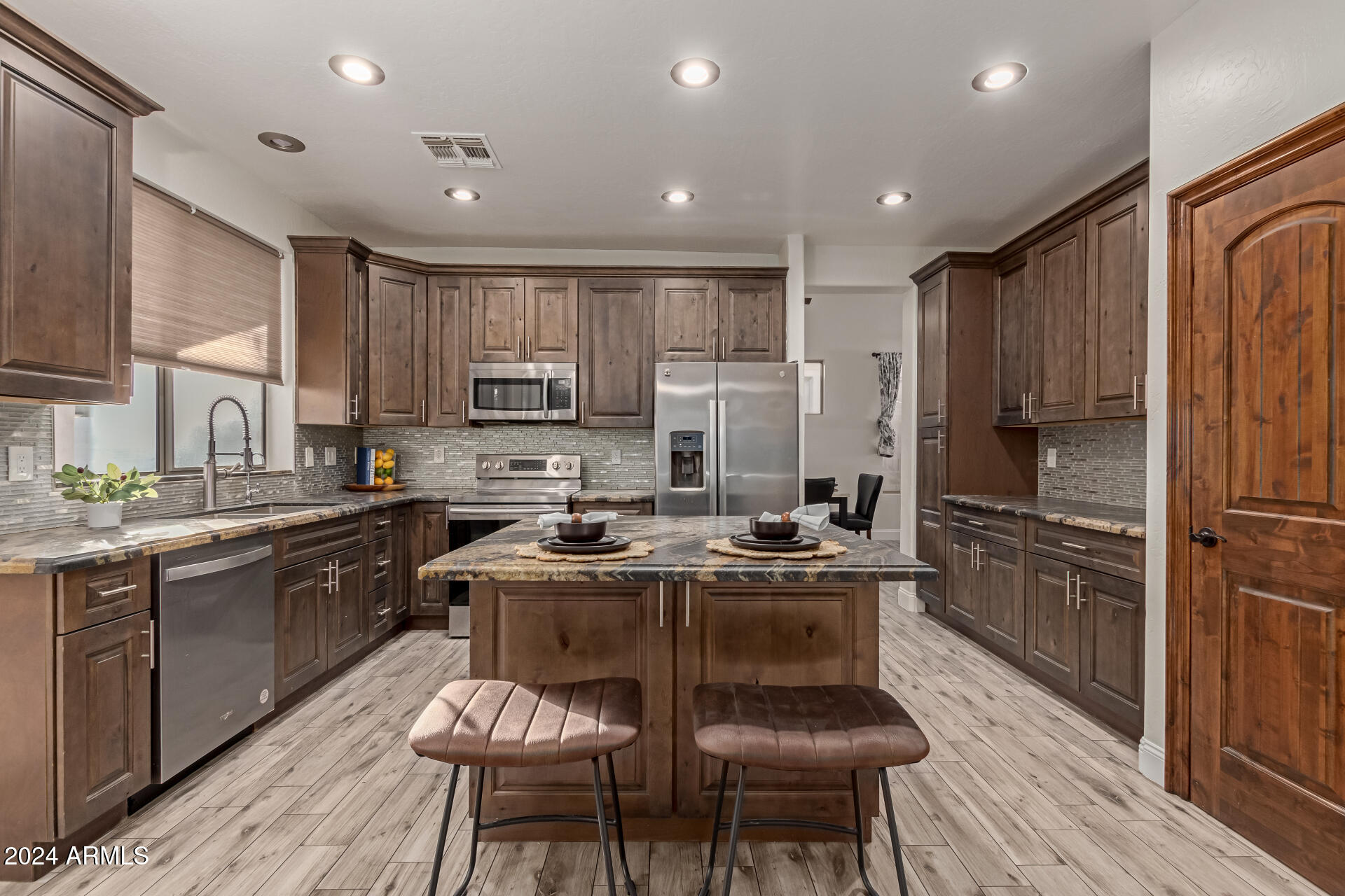 563 East Krista Way Tempe, AZ 85284 - Photo 19 of 50 Kitchen 2