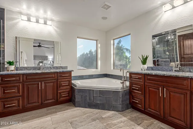 $829,900 | 563 East Krista Way, Tempe, AZ 85284