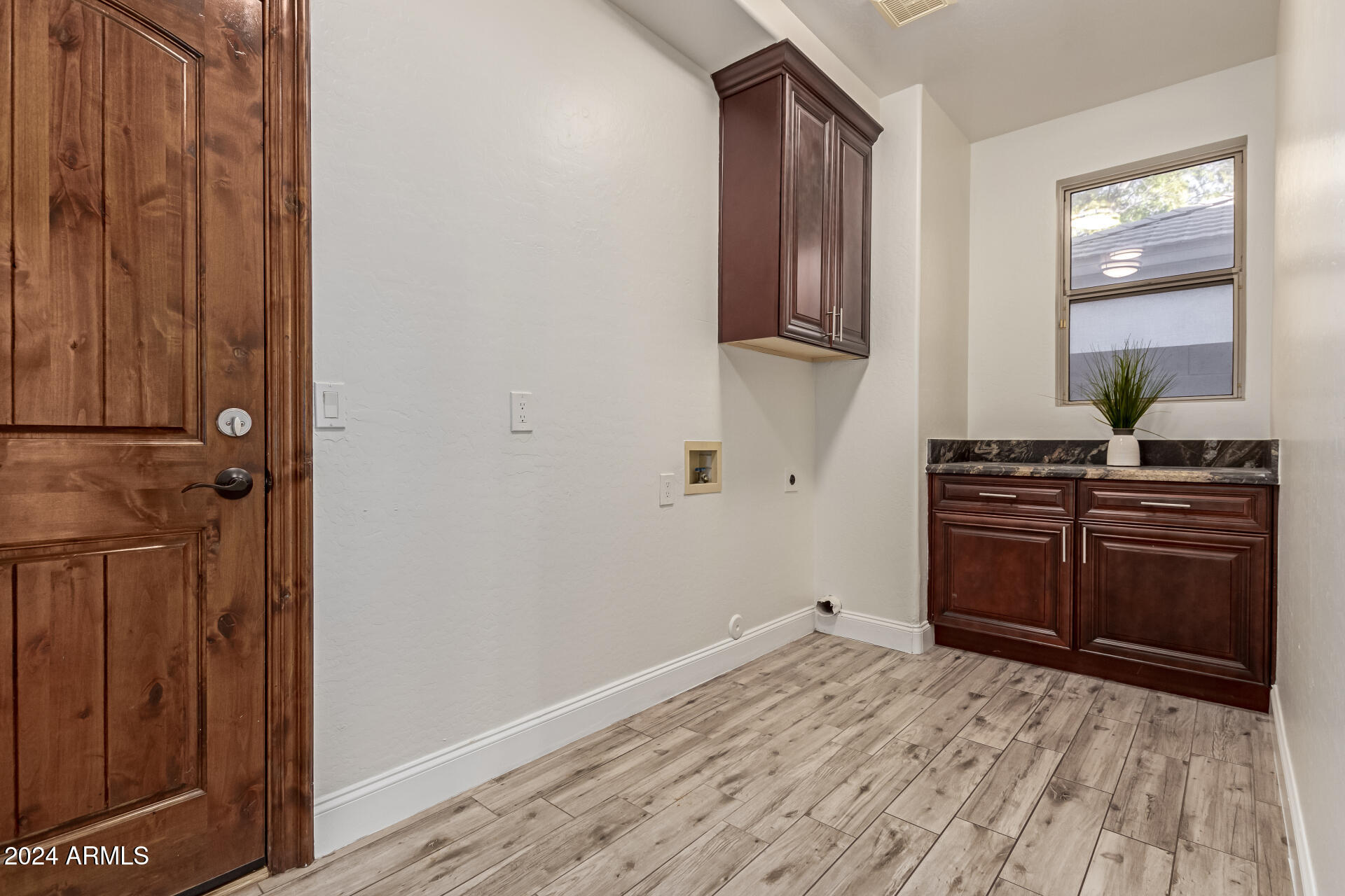 563 East Krista Way Tempe, AZ 85284 - Photo 39 of 50 Laundry