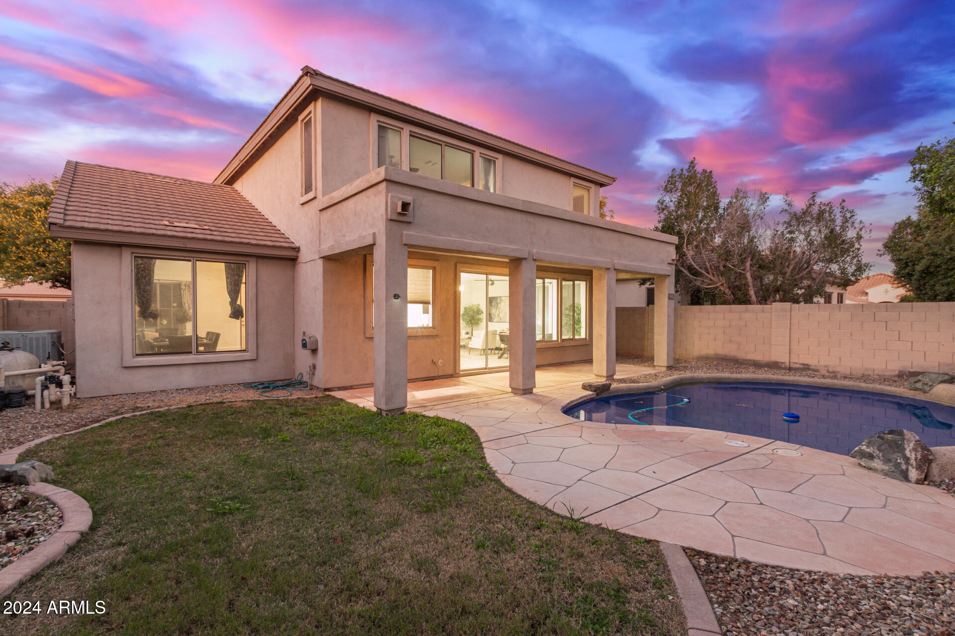 563 East Krista Way Tempe, AZ 85284 - Photo 44 of 50 Future putting green?