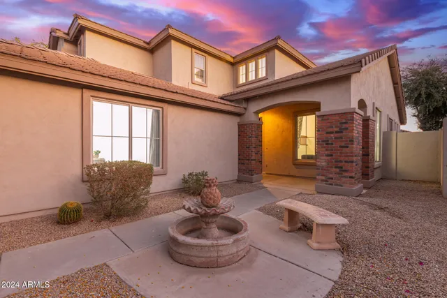 $829,900 | 563 East Krista Way, Tempe, AZ 85284